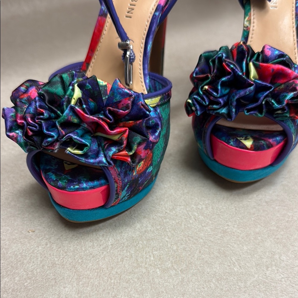 Gianni Bini Heels - Picture 2 of 8